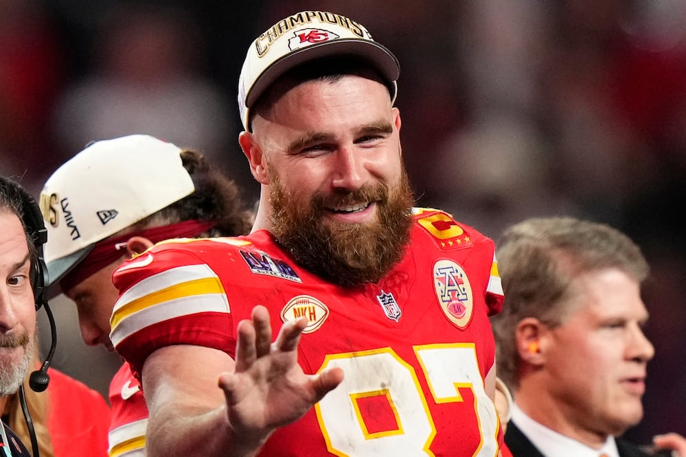 Travis Kelce extiende su contrato con Kansas City y se convierte en el ala cerrada mejor pagado de la NFL. FOTO: AP / Frank Franklin II