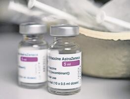 Irán rechaza 820 mil dosis de vacuna covid por ser fabricadas en EU