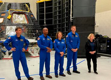 "Volvemos a la Luna después de medio siglo", celebra administrador de la NASA por misión Artemis II