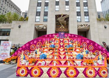 Rockefeller Center de NY exhibe ofrenda de Día de Muertos