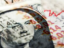 Desempleo en EU crece 4.3% en julio, la tasa más alta desde 2021