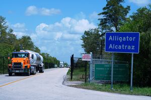 Al menos 198 mexicanos han sido llevados al centro de detención ‘Alligator Alcatraz’, en Florida, informan autoridades