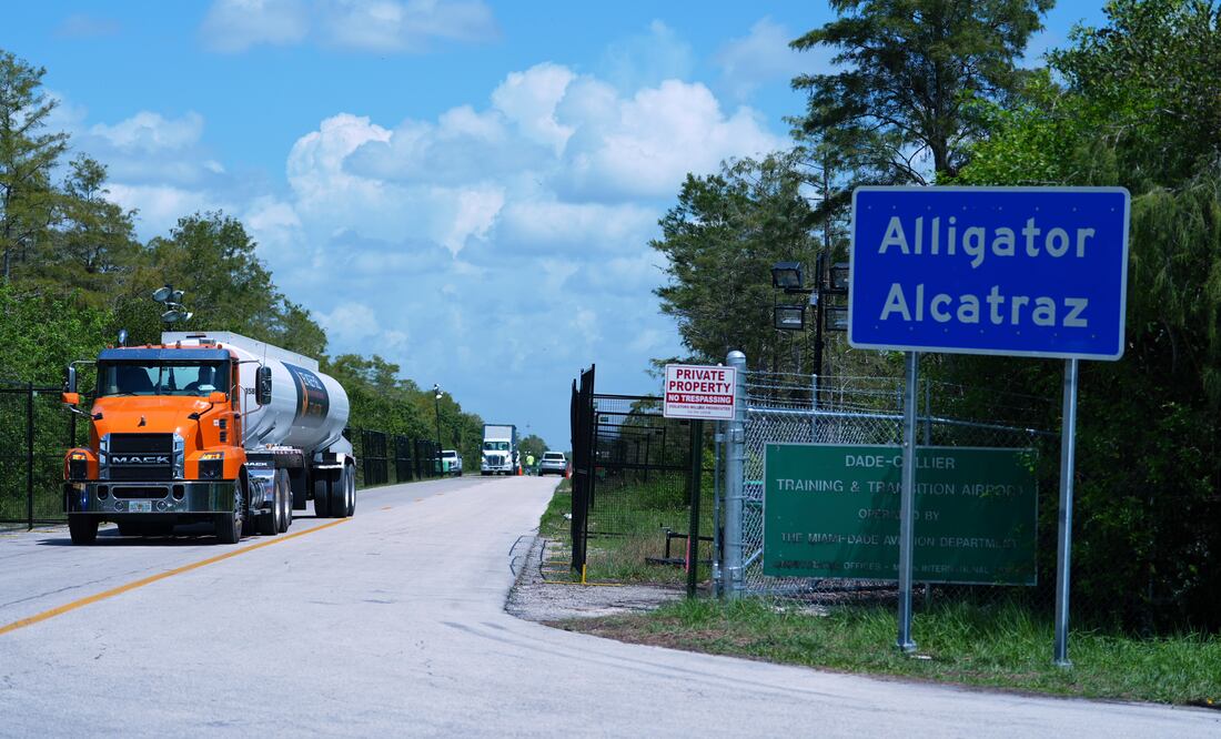 Al menos 198 mexicanos han sido llevados al centro de detención ‘Alligator Alcatraz’, en Florida, informan autoridades. Foto: AP /Rebecca Blackwell