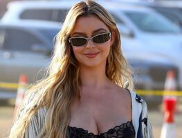 Demi Rose luce un arriesgado bustier transparente en Coachella