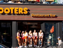 ¿Por qué Hooters ha cerrado decenas de restaurantes en EU? ¿Pasará lo mismo en México?