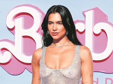 El vestido transparente con el que Dua Lipa lució la tendencia del lencería a la vista
