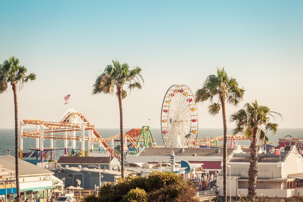Santa Monica/iStock/nata_rass