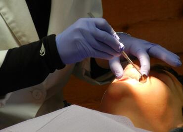 ¿Cuánto ganan los dentistas por hora en Estados Unidos?