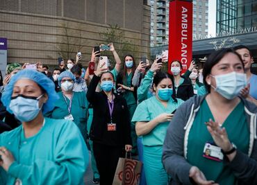 Enfermeras de Nueva York amenazan con ir a la huelga
