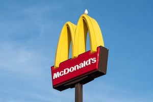 Detienen a hombre por tratar de abusar de niña en baño de McDonald’s