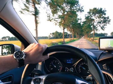 ¿Se puede manejar en Estados Unidos con licencia de México?