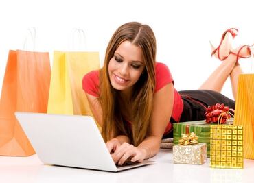 Tiendas de lujo en EU compiten con artículos de segunda mano