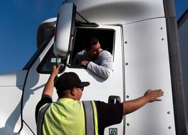 ¿Cuánto ganan los conductores de camiones de carga en EU?