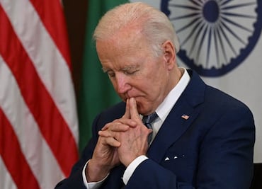 Biden ordena ondear banderas a media asta por tiroteo en escuela de Texas