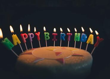 Empleado demanda a su empresa por sorprenderlo con fiesta de cumpleaños