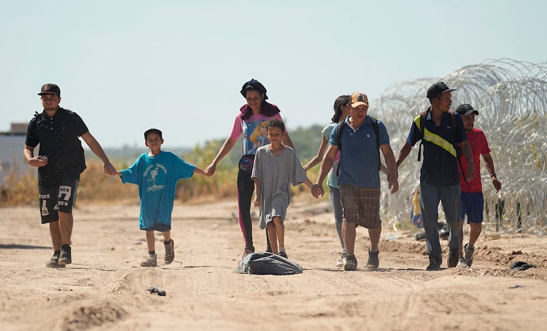 Este país adopta fuertes medidas contra migrantes: restringe reunión de familias y reduce visas temporales Foto: AP