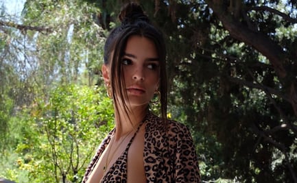 Emily Ratajkowski impacta con figura durante su cumpleaños