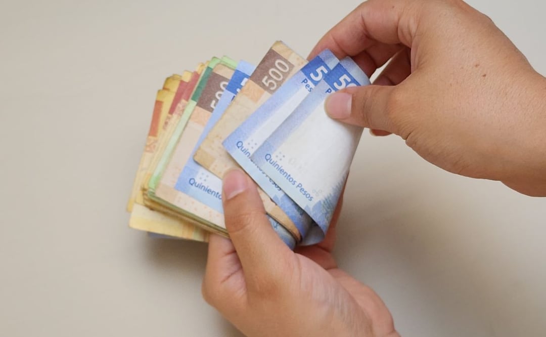 Cómo calcular el pago del aguinaldo en 2023 si llevas menos de un año trabajando. Foto: iStock/FJZEA