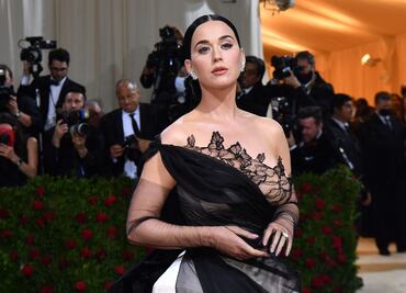 Katy Perry enamora con un minivestido de corsé al estilo Madonna