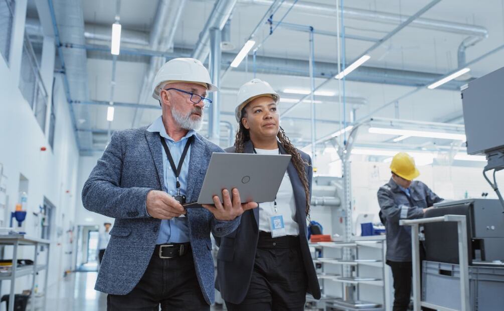 La vacante es para trabajar como Supervisor de Control de Calidad en Canadá. Foto: iStock / gorodenkoff