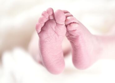 Bebés de madres con Covid pueden nacer antes y con riesgo de infección