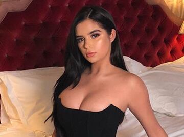 Demi Rose delinea sus curvas con vestido de red en Los Ángeles