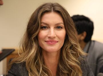 Gisele Bündchen conquista corazones con lencería rosa y falda transparente en sesión