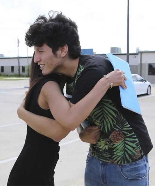 ICE detiene a estadounidense durante tres semanas; no creían que fuera ciudadano 