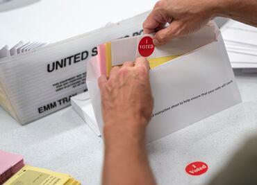 ¿Cómo votar para las elecciones de EU desde el extranjero?