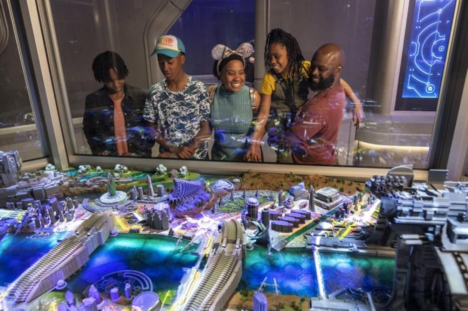 EPCOT estrena montaña rusa inmersiva de Guardianes de la Galaxia: fotos y experiencia