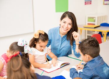 SEP anuncia: Maestros con más vacaciones, pensión digna y descuentos a créditos Fovissste. Lo que se sabe