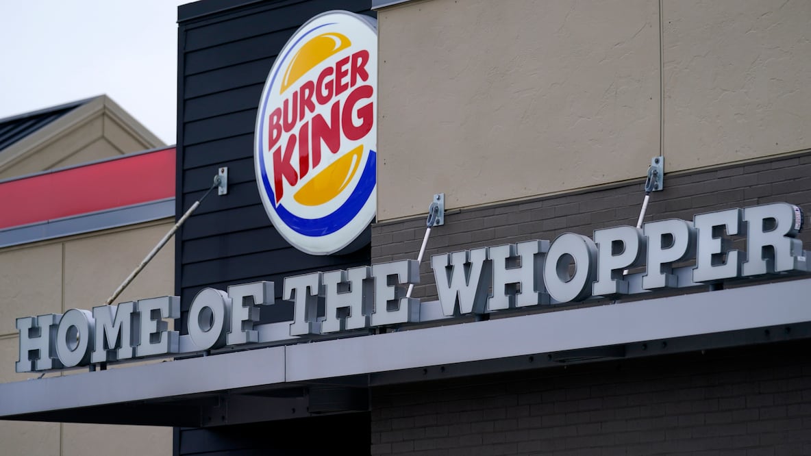 Burger King adquiere su principal franquiciadora en Estados Unidos por $1,000 MDD (AP Photo/Charles Krupa)