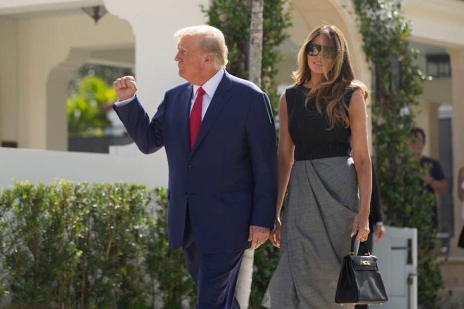 Donald Trump y Melania; vuelven las miradas coquetas, risas y bailes