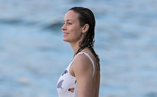 El traje de baño con el que Brie Larson deslumbró Hawái