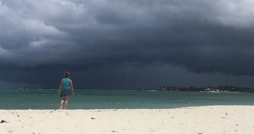 Prevén que depresión tropical afecte a Bahamas y Florida