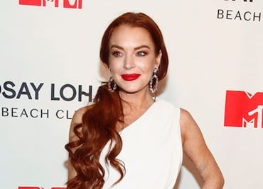 Lindsay Lohan arrasa con minifalda en sesión de fotos