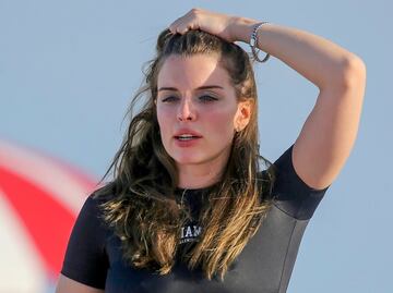 Julia Fox, nueva ¿novia? de Kanye West, se luce con traje de baño