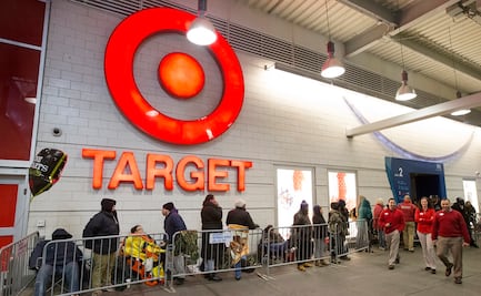 Target retira de sus tiendas productos que celebran el mes LGTBI+por amenazas