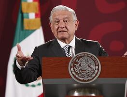 AMLO tacha de "inmoral y vulgar" la orden migratoria de Texas