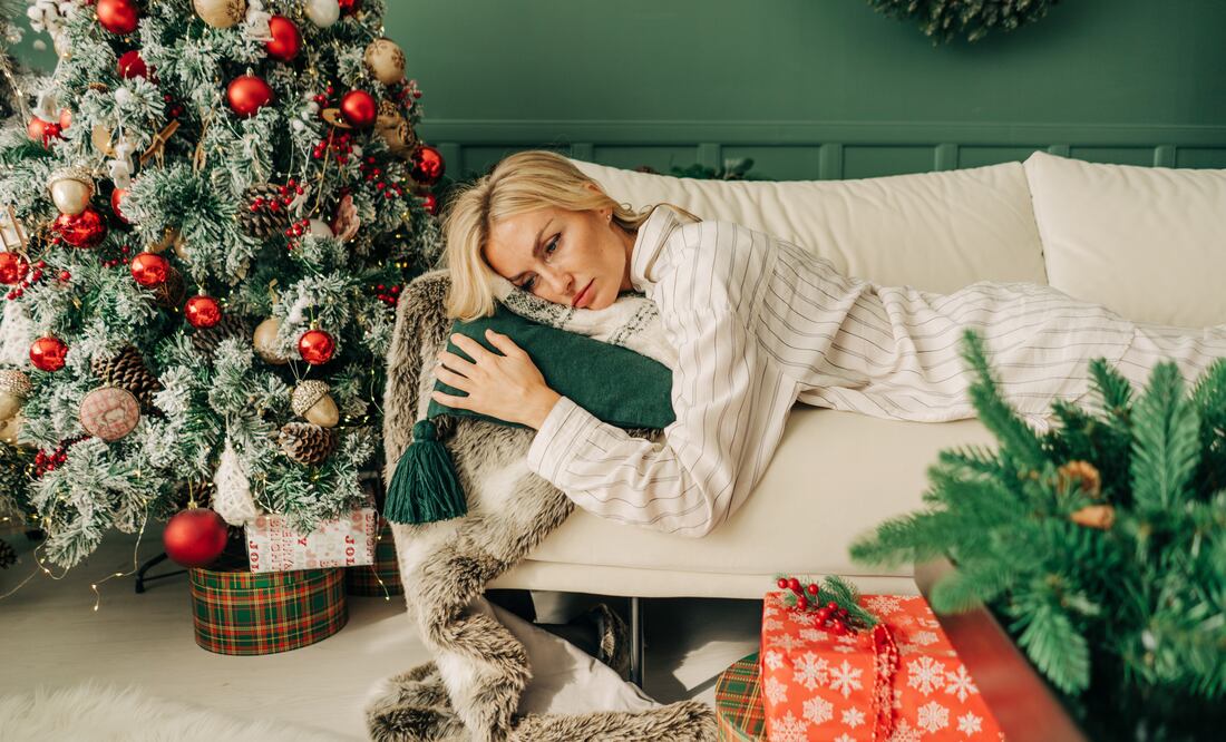 Síntomas de que tienes depresión navideña y como afrontarla, según Cleveland. iStock/ilona titova