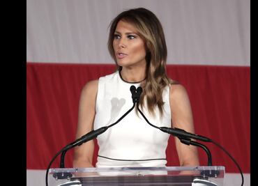 Galardonan a Melania Trump por campaña contra ciberacoso