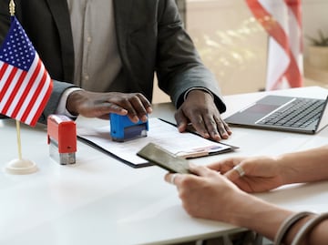 Gobierno de Biden extiende los permisos de trabajo para ciertas categorías de inmigrantes