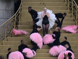 Lady Gaga pone el cabaret en la ceremonia inaugural de los Juegos Olímpicos. VIDEO