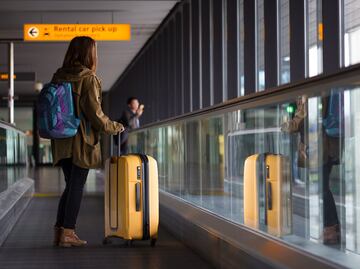 Horror en el aeropuerto: Pasajera queda atrapada en banda transportadora y sufre amputación