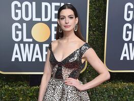 Anne Hathaway arrasa en Nueva York con minishort