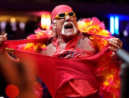 ¿Por qué Hulk Hogan rompía sus camisetas? El gesto que lo convirtió en leyenda de la WWE