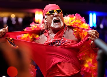 ¿Por qué Hulk Hogan rompía sus camisetas? El gesto que lo convirtió en leyenda de la WWE