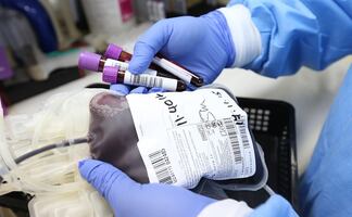 ¿Se puede donar sangre después de recibir la vacuna anticovid?