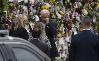 “Lo realmente difícil es no saber si alguien sobrevivió”: Biden sobre edificio colapsado