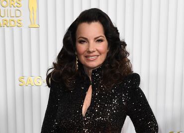 Fran Drescher, de 65 años, enamora con vestido primaveral de lujo